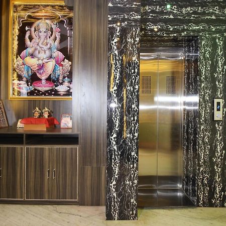 Hotel O Blue Diamond Varanasi Exteriör bild