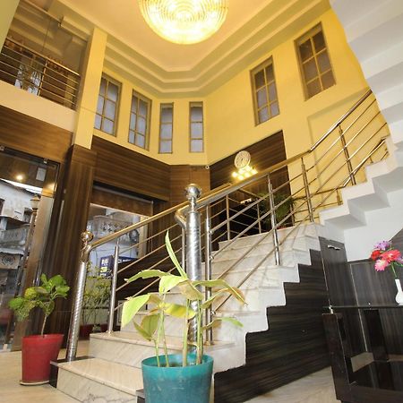 Hotel O Blue Diamond Varanasi Exteriör bild