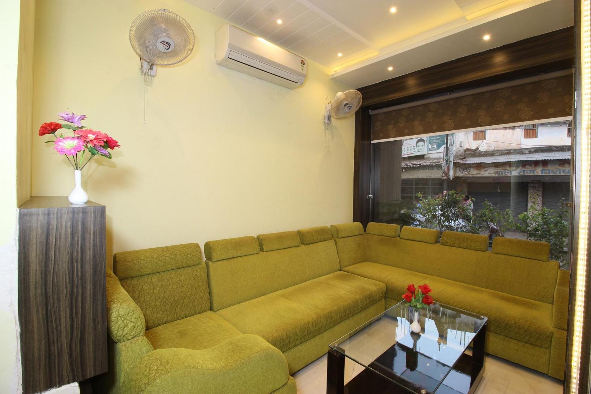 Hotel O Blue Diamond Varanasi Exteriör bild