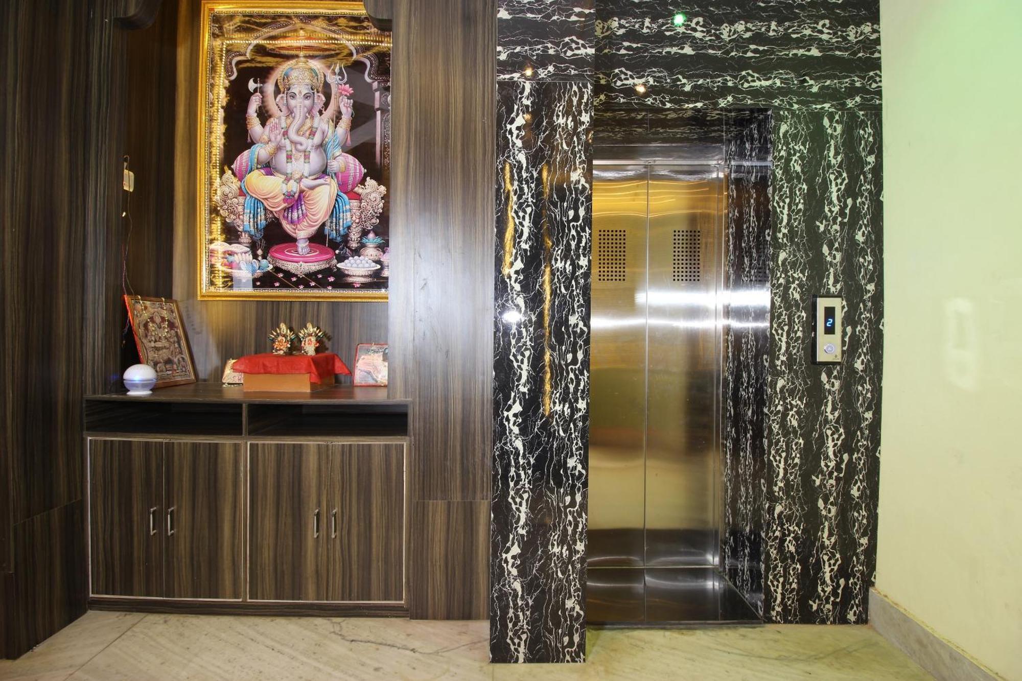 Hotel O Blue Diamond Varanasi Exteriör bild