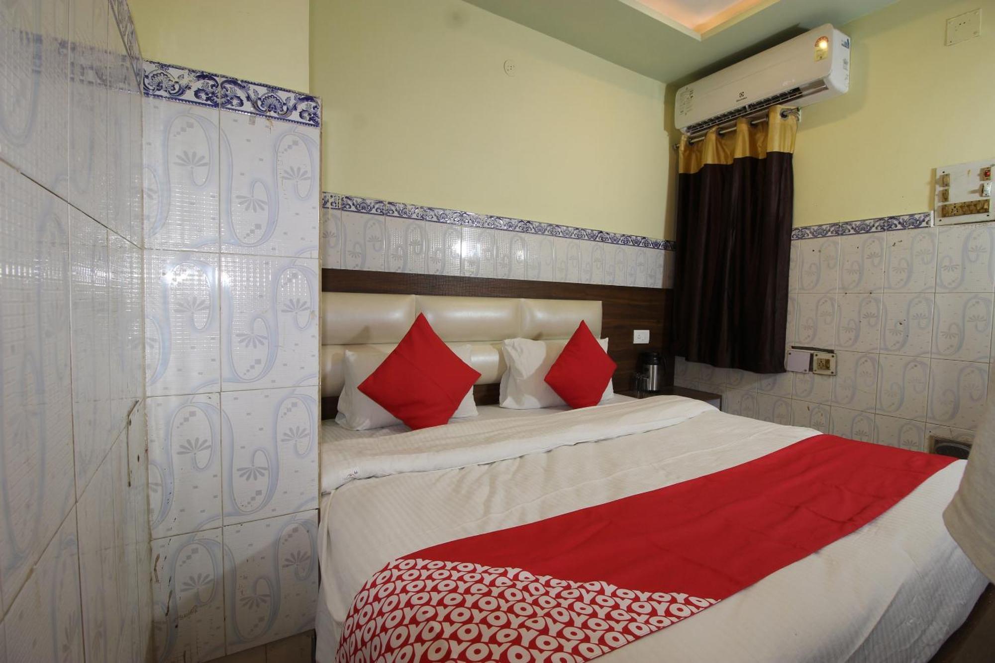 Hotel O Blue Diamond Varanasi Exteriör bild