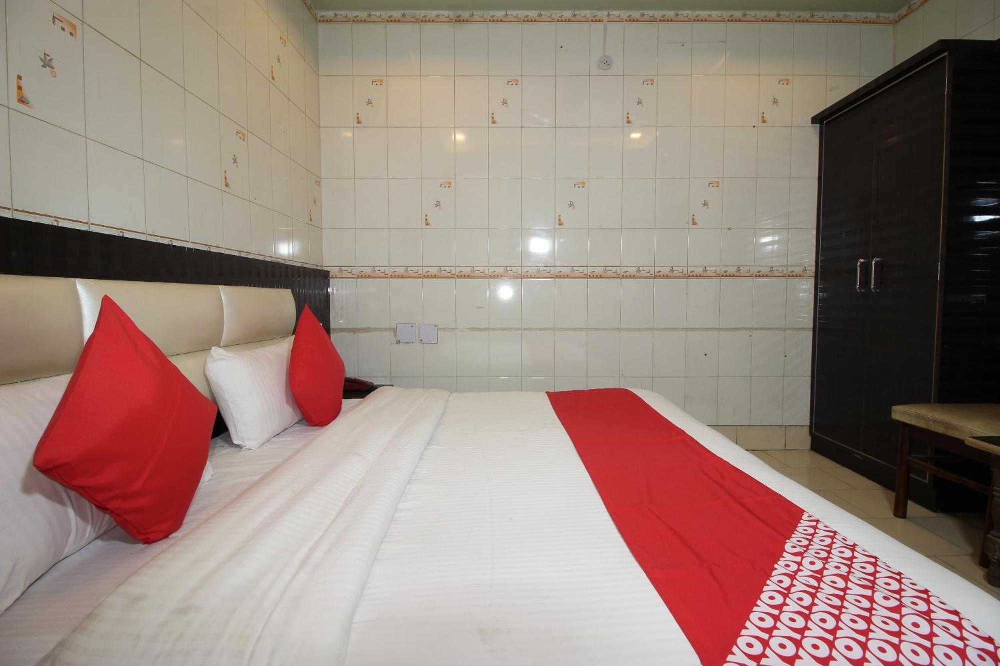 Hotel O Blue Diamond Varanasi Exteriör bild