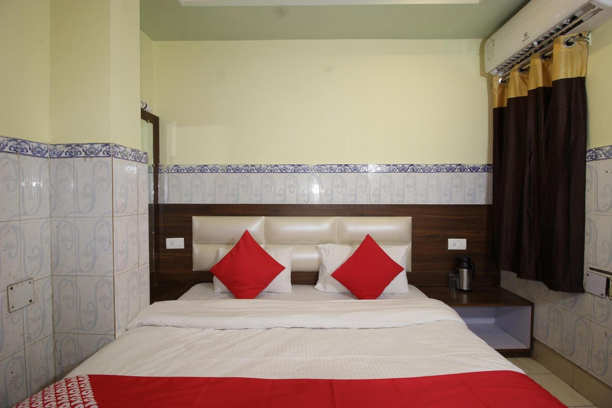 Hotel O Blue Diamond Varanasi Exteriör bild
