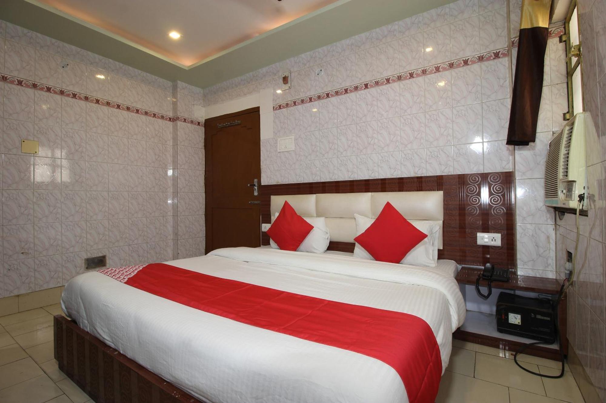 Hotel O Blue Diamond Varanasi Exteriör bild