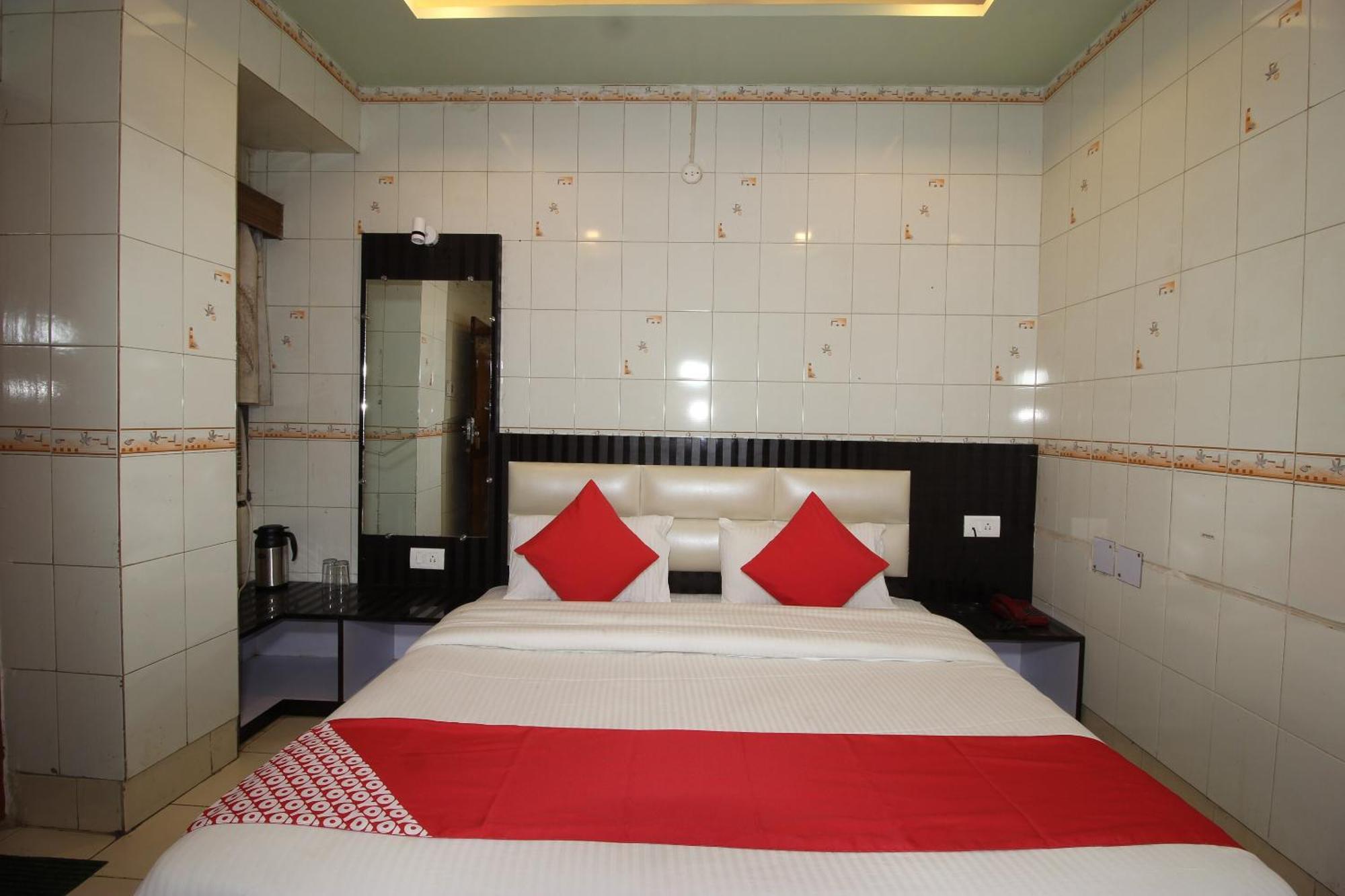 Hotel O Blue Diamond Varanasi Exteriör bild