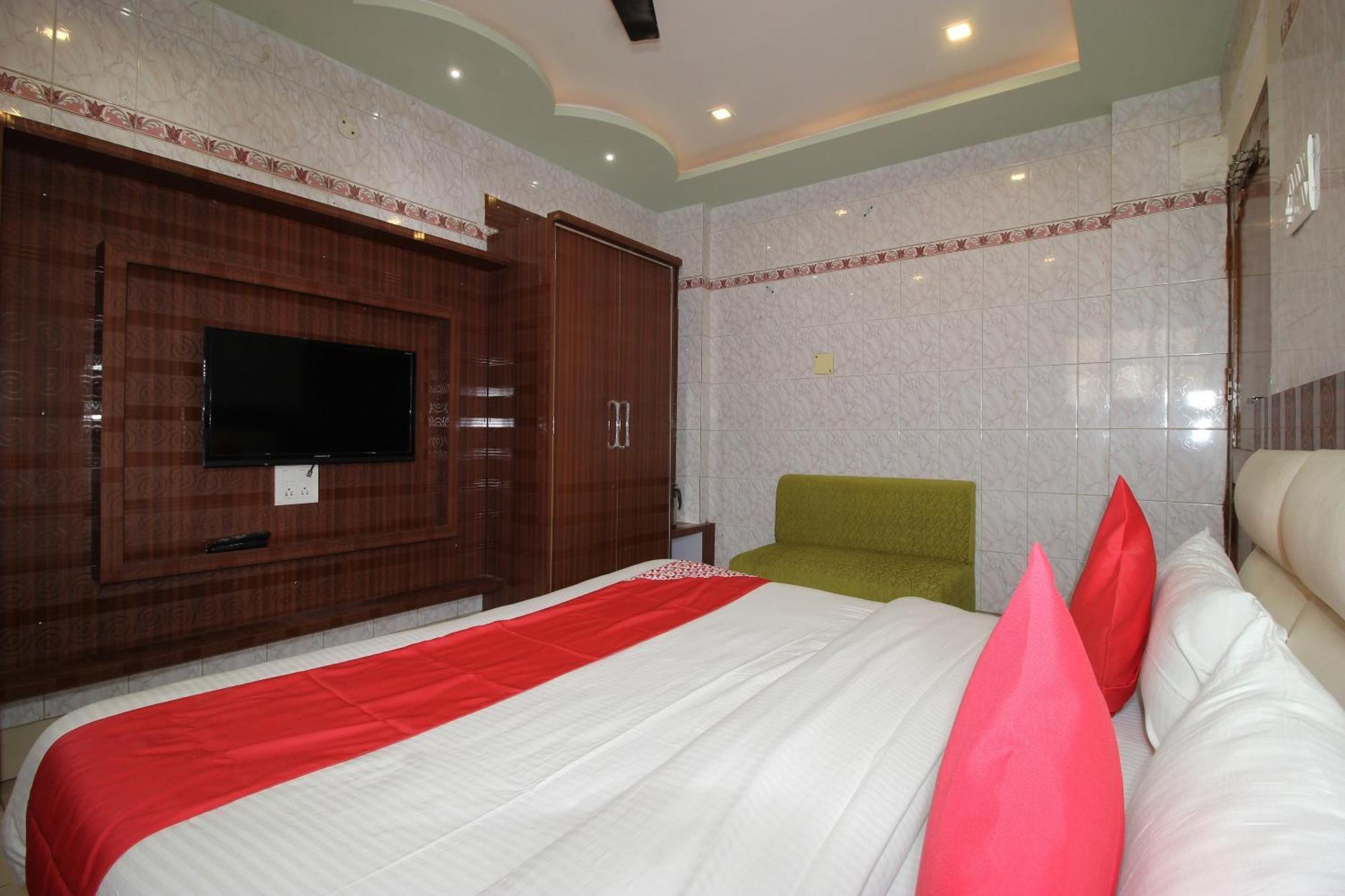 Hotel O Blue Diamond Varanasi Exteriör bild